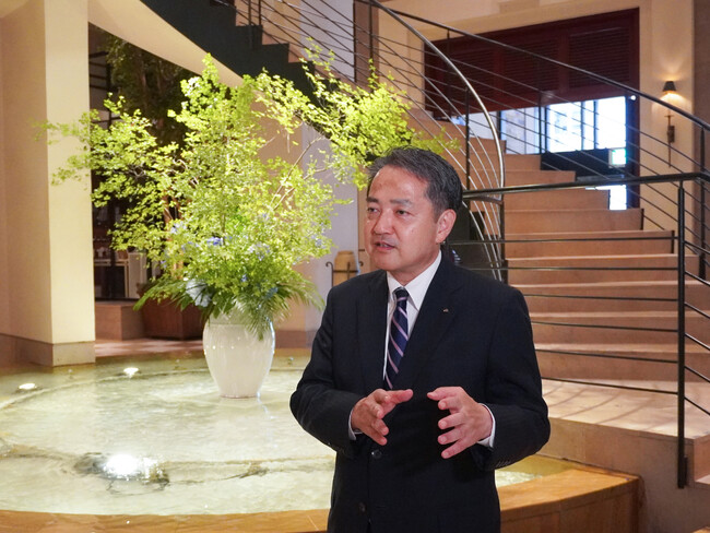 ＜ホテル日航金沢 総支配人 吉高 誠＞