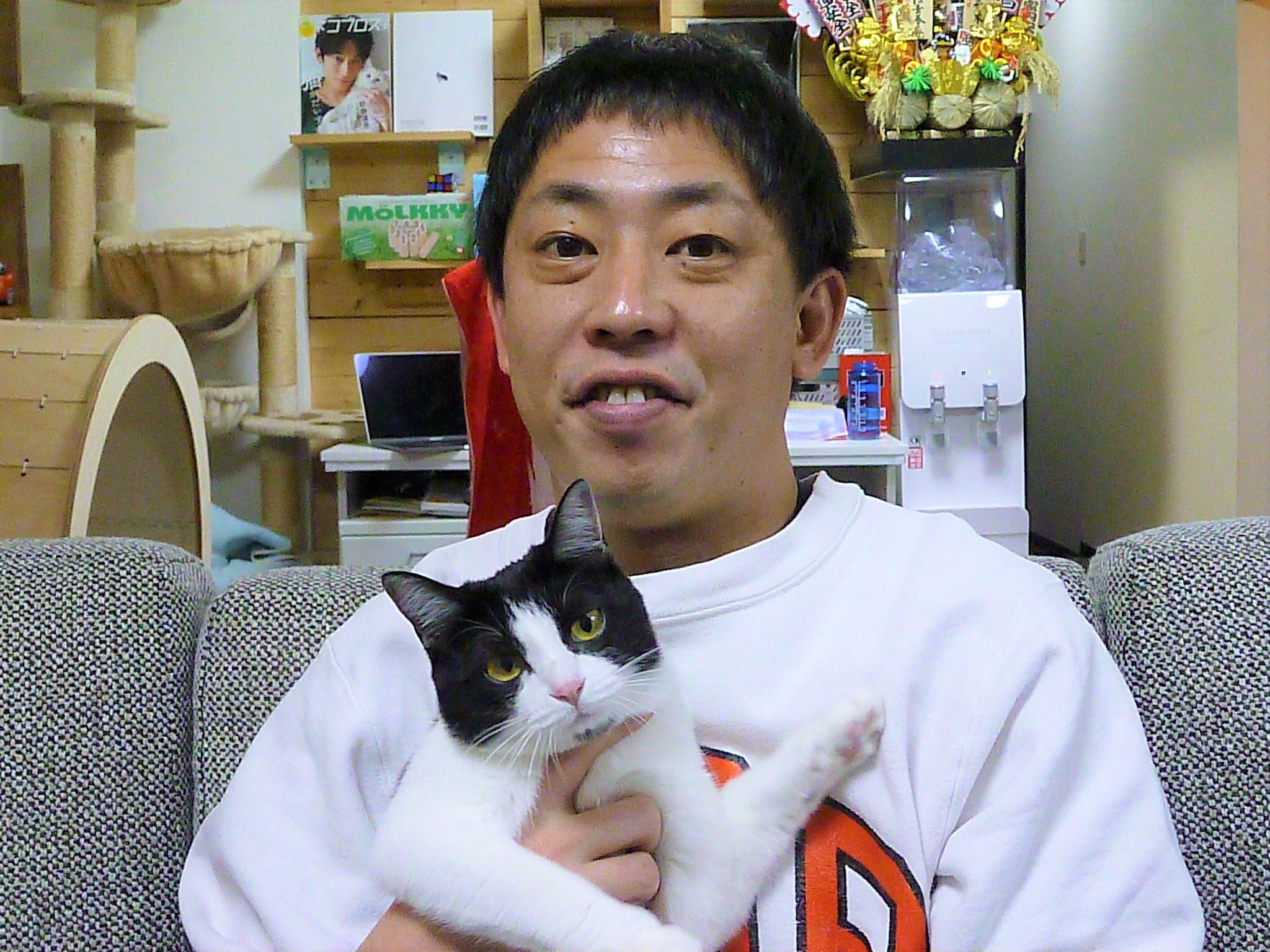猫の日記念 さらば青春の光 森田哲矢に単独インタビュー 実家で飼っていた猫がついに逃げました あなたは犬派 猫派 ペットショップ店員が選ぶ 猫 映画 のベスト１は エイベックス通信放送株式会社のプレスリリース
