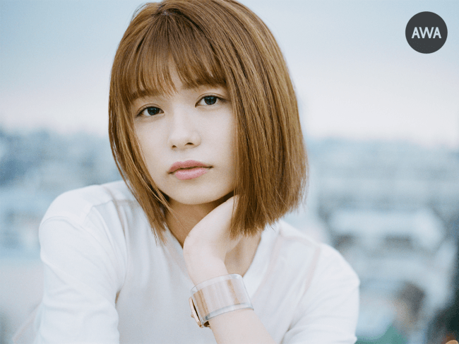 シンガー ソングライターの足立佳奈 が 夏の夜に聴きたい曲 をテーマにしたプレイリストを Awa で公開 さらに サイン入りグッズが当たるプレゼントキャンペーンを開催 Awa株式会社のプレスリリース