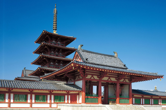 1400年前に聖徳太子が建立した四天王寺（大阪市天王寺区）　 ©（公財）大阪観光局