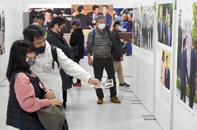 昨年11月の東京展には全国から約8000人の来場者が訪れ、故人をしのんだ