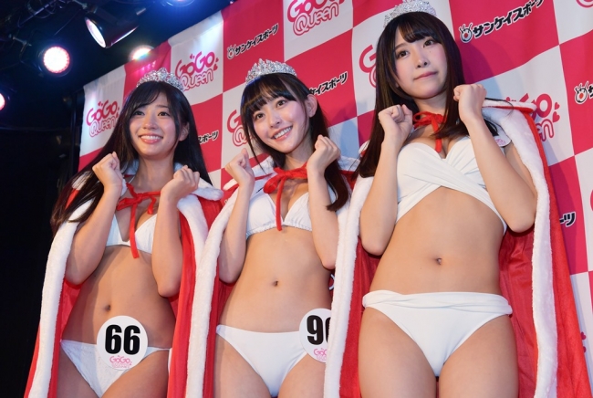 グランプリに輝いた大貫彩香さん、高崎かなみさん、真島なおみさん（左から）