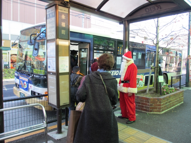 クリスマスバス を運行します 京王バスにサンタがやってくる 京王電鉄バス株式会社のプレスリリース
