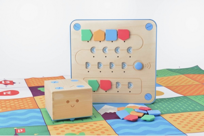 3歳からプログラミング脳を育てる木製知育玩具 プリモトイズ キュベット Amazon Co Jpでも購入可能に プリモトイズ日本販売総代理店 キャンドルウィック株式会社のプレスリリース