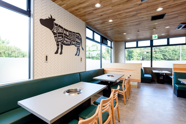 内観写真_テーブル