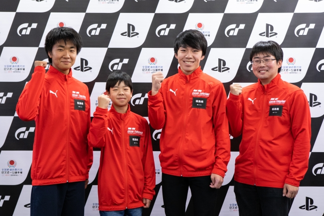 左から、福島県 少年の部・1位の鈴木聖弥選手、2位の高田陽大選手。一般の部・1位の小倉祥太選手、2位の西山将貴選手。