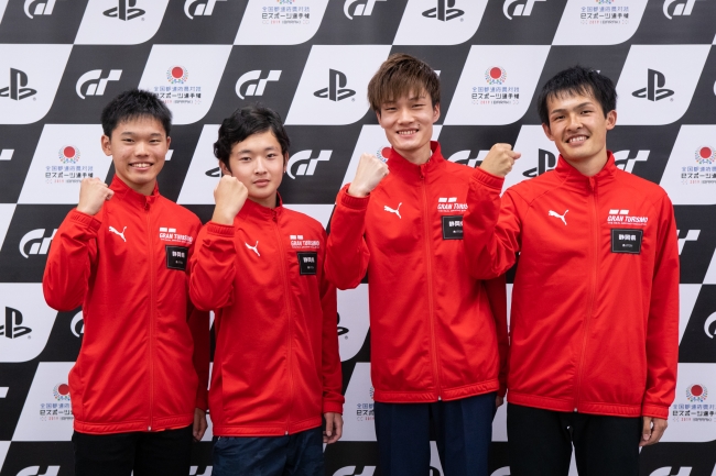 左から、静岡県 少年の部・1位の大石澄海選手、2位の深沢璃玖選手。一般の部・1位の東部将大選手、2位の西村康介選手。