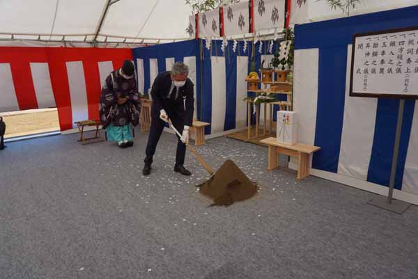 【地鎮祭の様子】（2021年6月9日撮影 大和ハウス工業株式会社 つくば支社長　八友 明彦）