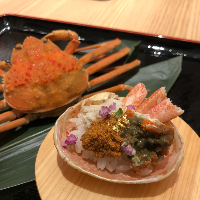 香箱ガニ寿司