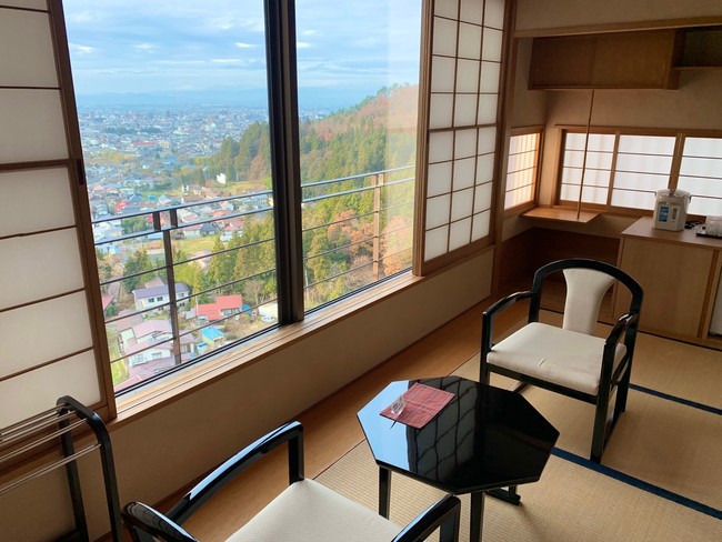 会津の城下町を見下ろせるタワー館18階客室 会津の城下町を見下ろせるタワー館18階客室