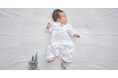 【ママとカトージが一緒につくった】FIRST BABYWEARが新発売!生まれてすぐの時期から使ってほしいくまの刺繍が目を引くベビー肌着です。