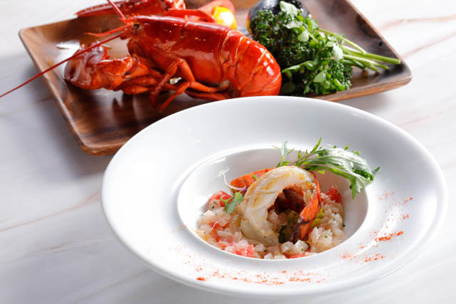 オマール海老のポワレ 泉州産オニオン入りソースヴェルジュ オマール海老のポワレ 泉州産オニオン入りソースヴェルジュ