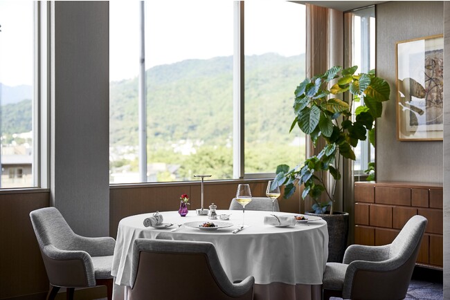 ドミニク・ブシェ「ル・レストラン」店内イメージ ドミニク・ブシェ「ル・レストラン」店内イメージ