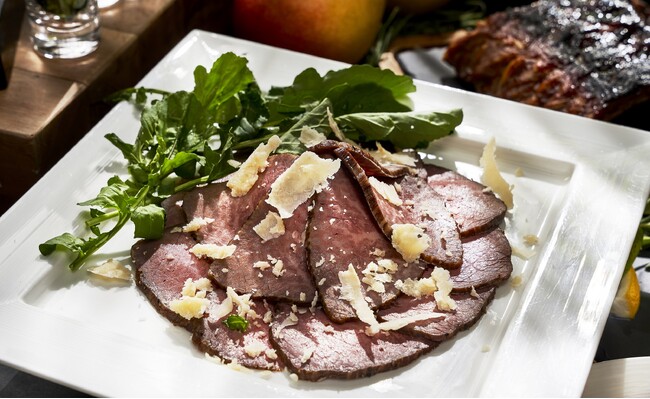 牛肉のタリアータ ルッコラ添え 牛肉のタリアータ ルッコラ添え