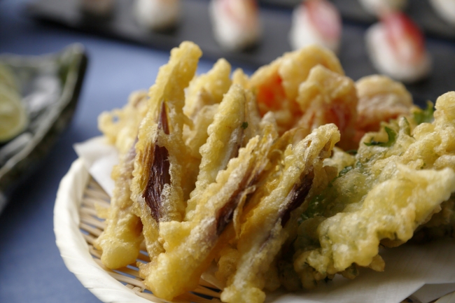 揚げたてを楽しめる”高知県産茗荷の天ぷら”