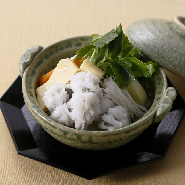《日本料理》７月「旬彩」より“鱧すき鍋”