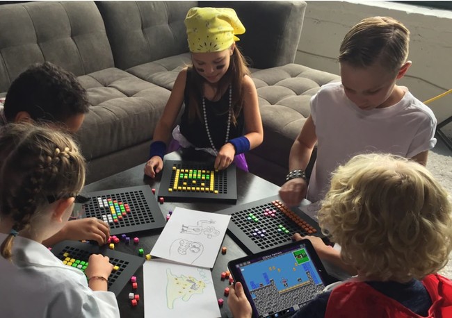 ブロックを並べてピクセルゲームを作る Bloxels Official Kit 