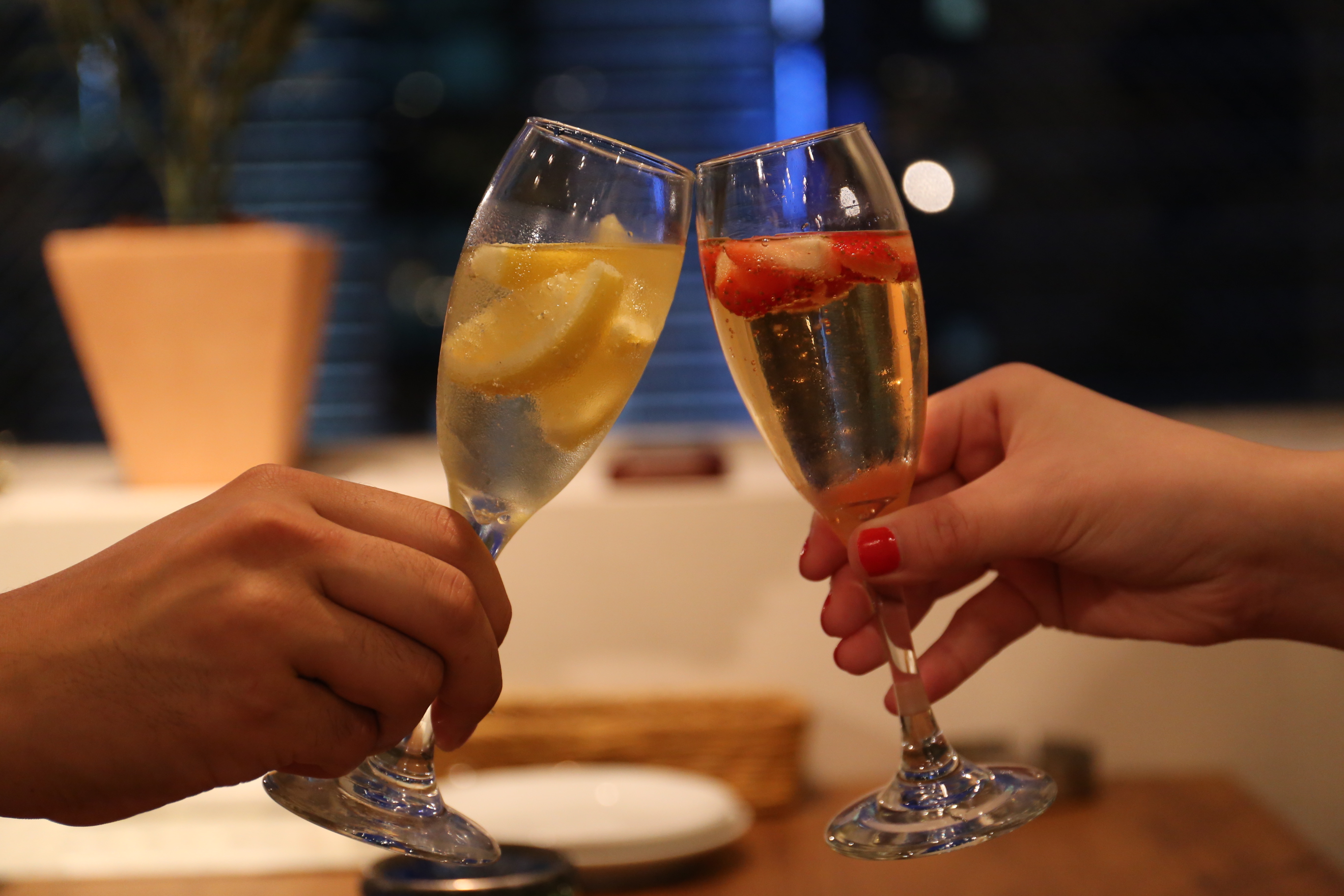 大宮カフェで夏の生ハム祭り開催 生ハム食べ放題 グラスワイン 赤 白 飲み放題 凍結フルーツ入りスパークリングワイン飲み放題 がおひとり様１時間1 500円で楽しめる 株式会社エスエルディーのプレスリリース