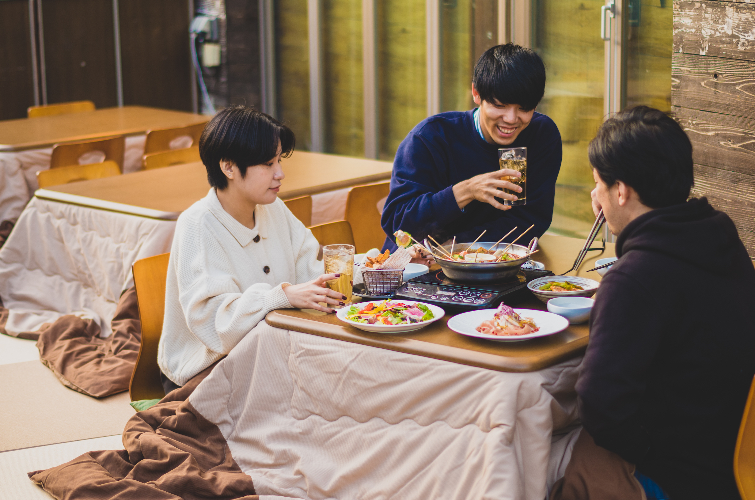 こたつ忘年会 こたつ女子会 駅直結 Kawara Cafe Dining 錦糸町店 のこたつ テラスでチーズフォンデュ火鍋コースが冬季限定でスタート 株式会社エスエルディーのプレスリリース