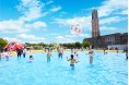 九州一広い更衣室×防疫対策で、今年の夏もプールをオープン『水の王国』 7月18日に開幕 日本一の広さで安心・安全に楽しめるハウステンボス