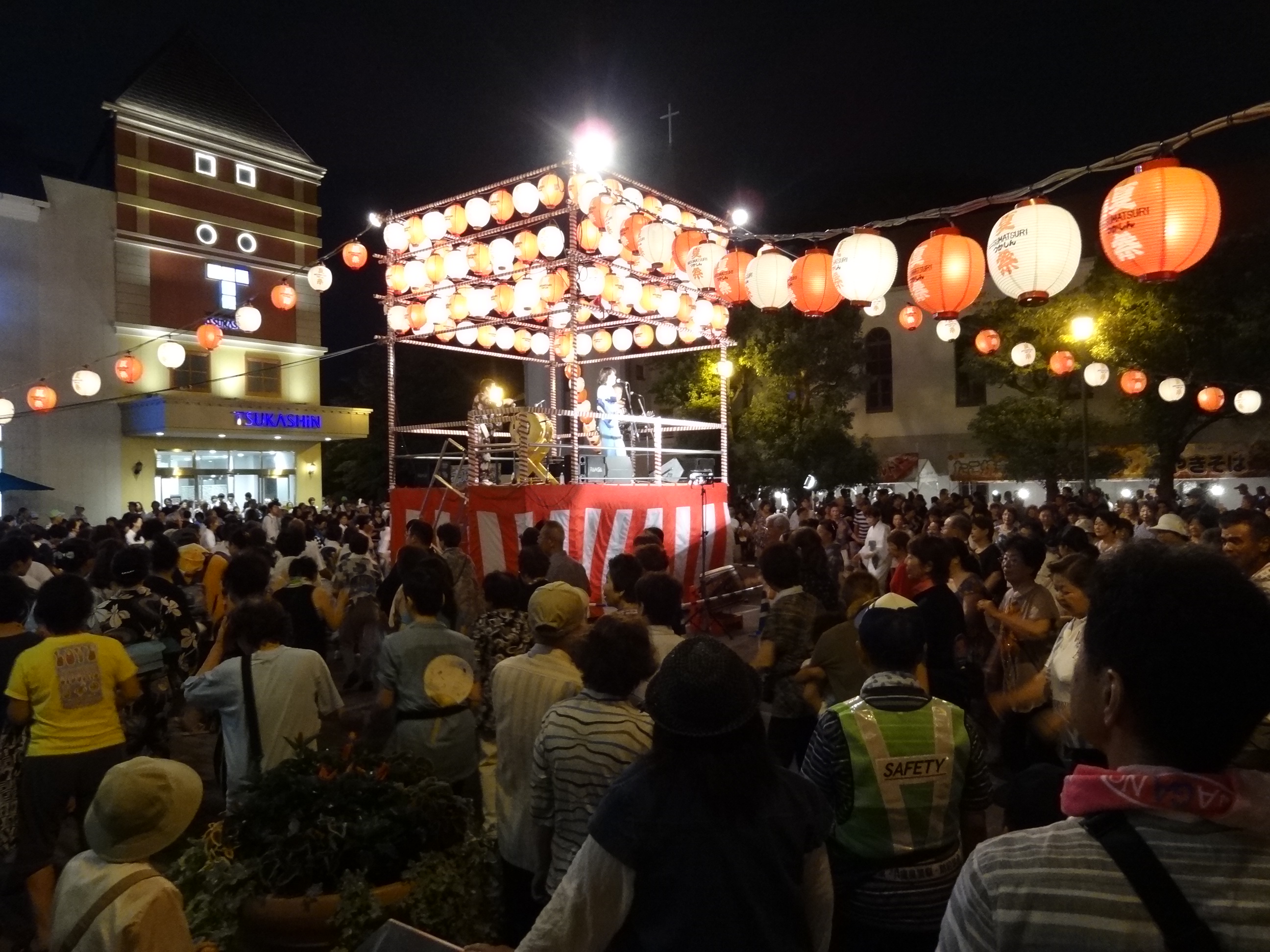 毎年7 000人が参加する つかしん夏祭り 納涼盆踊り大会 今年も河内家菊水丸さんがやってくる グンゼ株式会社のプレスリリース