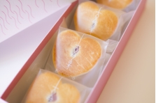 和菓子 洋菓子 もみじまんじゅうの藤い屋が ピエール エルメが考案するfetishの代表的なフレーバー イスパハン とコラボ 株式会社藤い屋 のプレスリリース