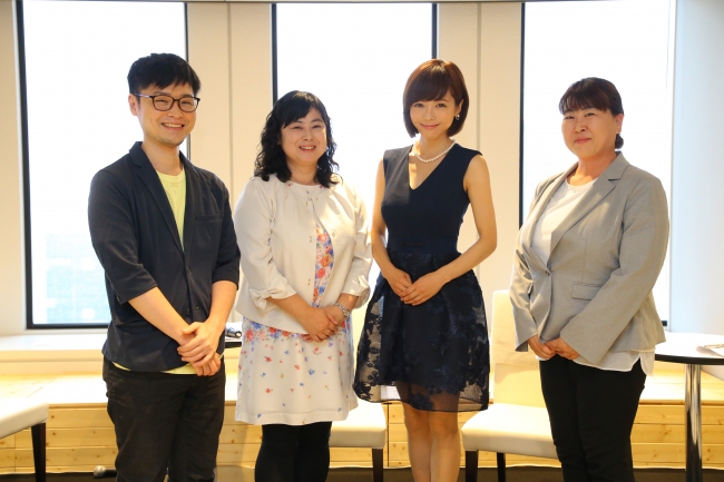 左から：荻上チキさん、小林美希さん、釈由美子さん、前原朝子さん
