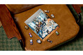 Crocs™、TREASUREとの特別なコラボレーション!「TREASURE X クロックス™ 10パック ジビッツ™」を2025年1月16日(木)より発売