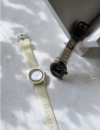 6月4日 金 予約開始 ミニマルデザインの時計ブランド Breda ブレダ から リサイクルプラスチックを使用した夏らしくポップなモデル Play の新色が登場 マーサインターナショナル株式会社のプレスリリース