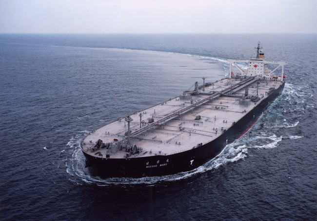 グループ初のカーボンニュートラル海上輸送を実施したVLCC「日章丸」