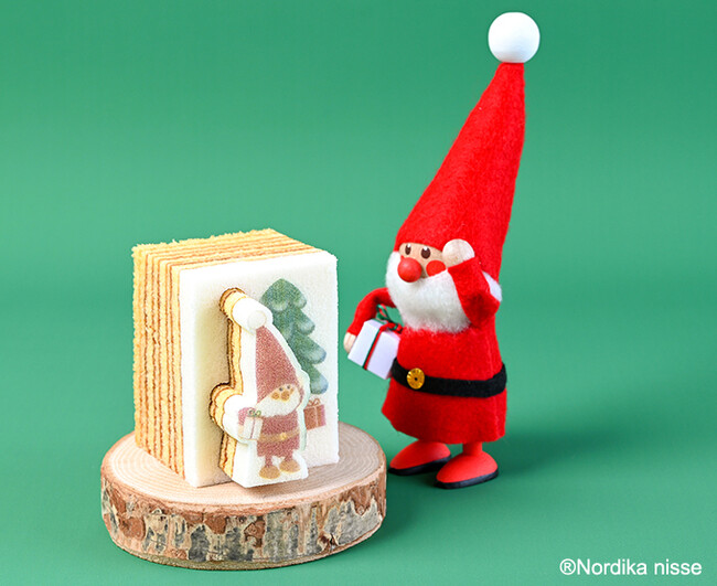 プレゼントを持ったサンタ（ミルク）594円（税込）