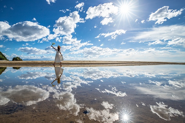 南米のウユニ塩湖のような写真が撮れると話題の父母ヶ浜