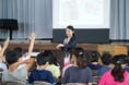 「一度失いかけた命だから、伝えられることがある」。白血病・不登校・うつを乗り越えた現役助産師が、小学5年生に贈る「命の授業」