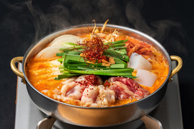 韓国食堂ケグリ 認定生肉取扱店 肉割烹 もつ吉 がコラボレーション 韓国 料理の美味しさを決定付けるオリジナルのヤンニョムを使ったオリジナルメニューを期間限定で提供 株式会社リディファインダイニングのプレスリリース