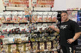 【ドン・キホーテ限定デザイン“フレッシュピーチ風味”が大盛況】世界二冠のトレーニング界のレジェンド山本義徳氏が九州初参戦 ドン・キホーテ中洲店とコラボイベントを開催しました