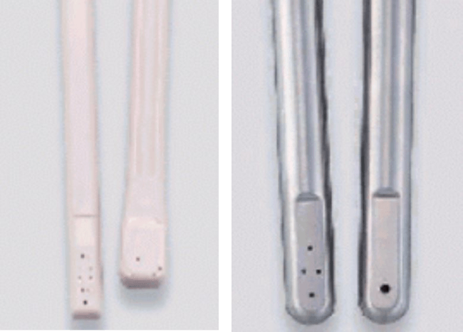 樹脂製ノズル（左）とステンレス製ノズル（右）