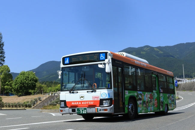 「バスのある奈良の風景部門」　奈良交通特別賞：DearFriendさん「葛城山を後にして」（LUMIX CLUB PicMate）