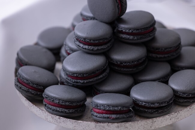 ブラックマカロン