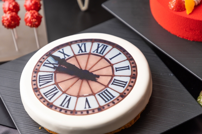 オルセーの大時計 アプリコットムース＆ストロベリーゼリーケーキ