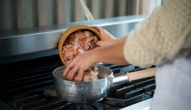 「枯節の削りたて」を使った一番出汁