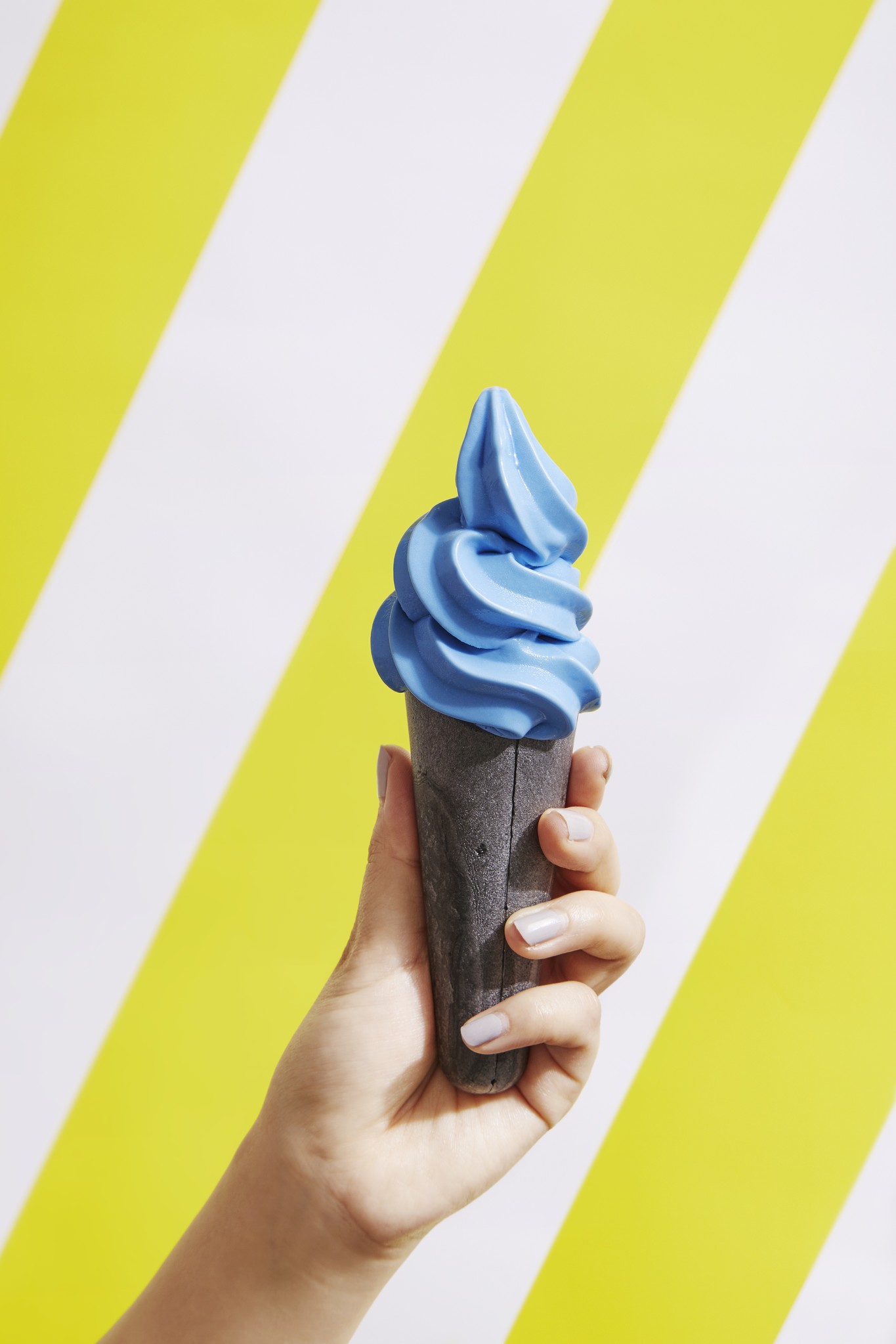 最新テクノロジーでつくるヴィーガンアイスを提供するアイスショップ Super Ice Creameryから 真っ青な生ヴィーガンソフトクリーム が7月3日 水 ソフトクリームの日に新登場 株式会社 Think Green Produceのプレスリリース