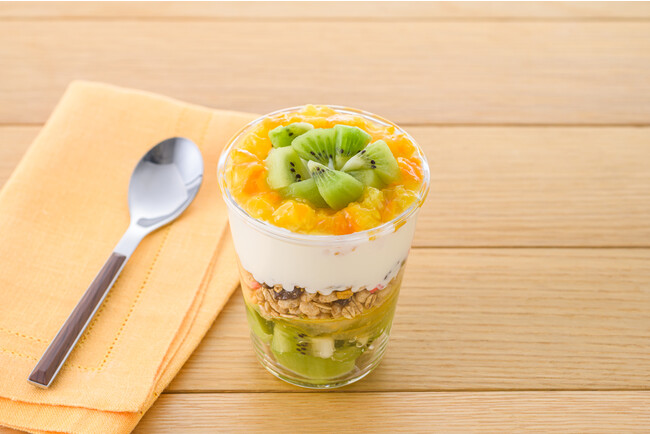 メニュー例：「キウイとシトラスミックスパフェ」