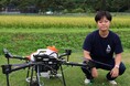北斗市の農業高校生が農業用ドローンの自動航行・水散布デモを見学