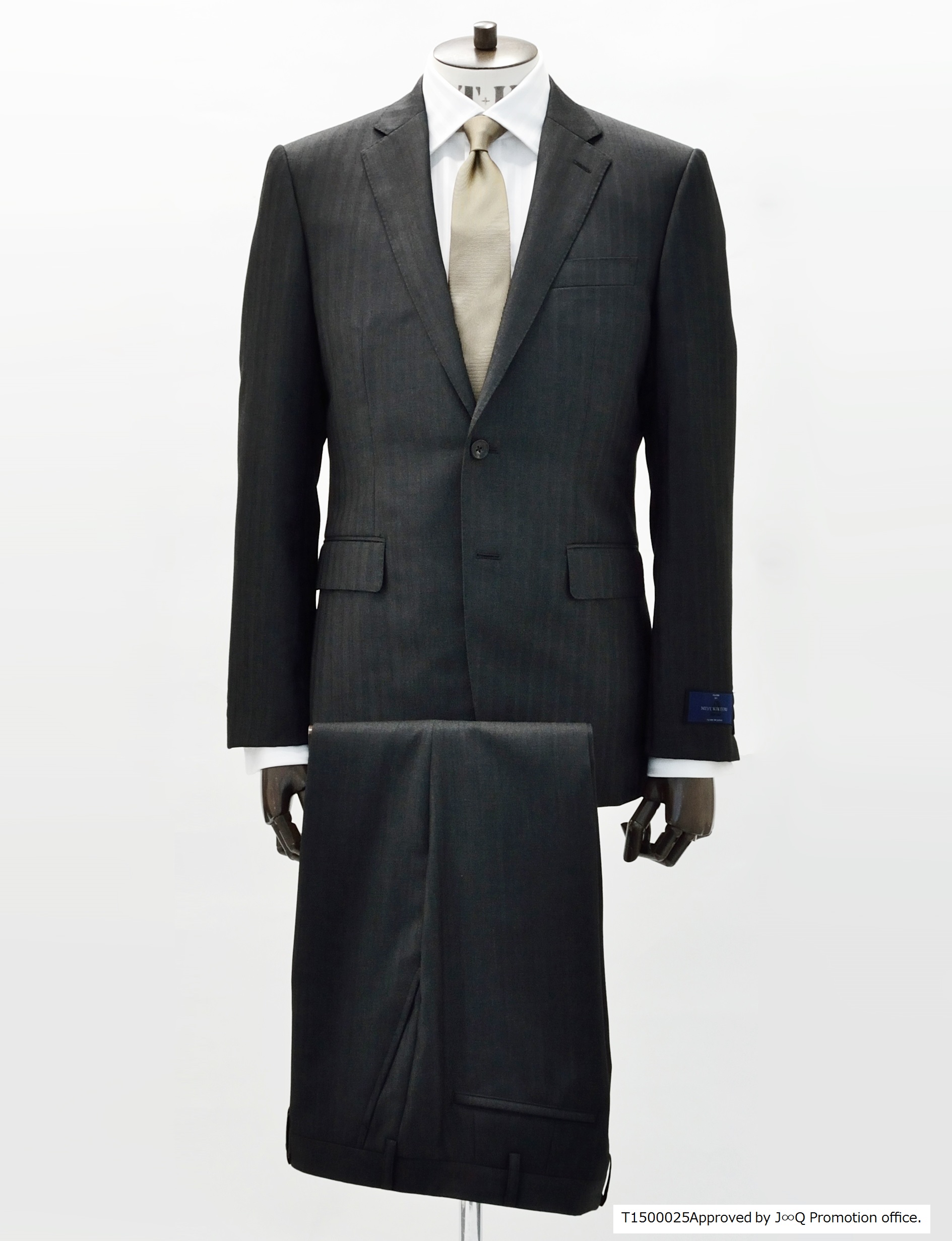 メンズブランド「タケオキクチ」 スーツ、ジャケット、シャツ6品番で「J∞QUALITY」商品認証を取得｜株式会社 ワールドのプレスリリース