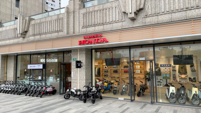 開放感のあるファサードで広く入店を促す設計（3月26日に開業した上海店）