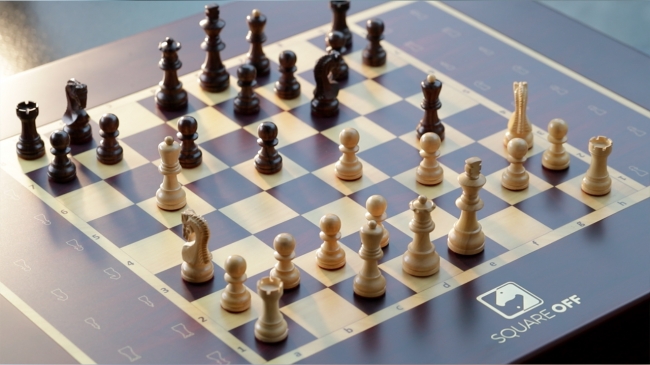 Style、駒がひとりでに動く魔法のようなチェス盤「Square Off」を発売 