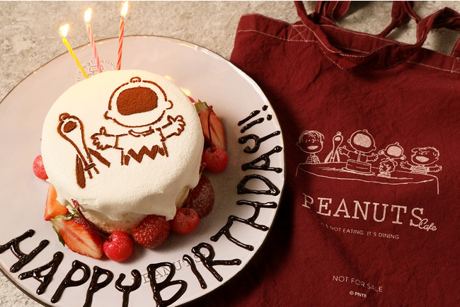 スヌーピーと一緒に誕生日をお祝い ついに Peanuts Cafe 名古屋 に限定カラーのトートバッグ付きバースデー プランが登場 株式会社ポトマックのプレスリリース