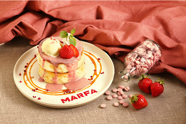 横浜モアーズ3f Marfa Cafe から 期間限定 ルビーチョコパンケーキ と2種の季節限定ドリンクが3 15より登場 株式会社ポトマックのプレスリリース