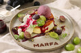 横浜モアーズ3F『MARFA CAFE』から、旬の甘くスレッシュなぶどうが主役の“2種のぶどうとマスカルポーネクリームのパンケーキ” が9/5(木)より新登場!!