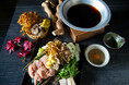 播州百日どり&3種のきのこで味わう、秋の鶏すき鍋。自然薯たまごにつけて召し上がれ。神戸三宮「黒十 神戸本店」で9月17日(火)より。